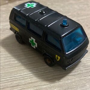 Vintage 1987 Matchbox Volkswagen Transporter L52081 Black Medical Van Toy